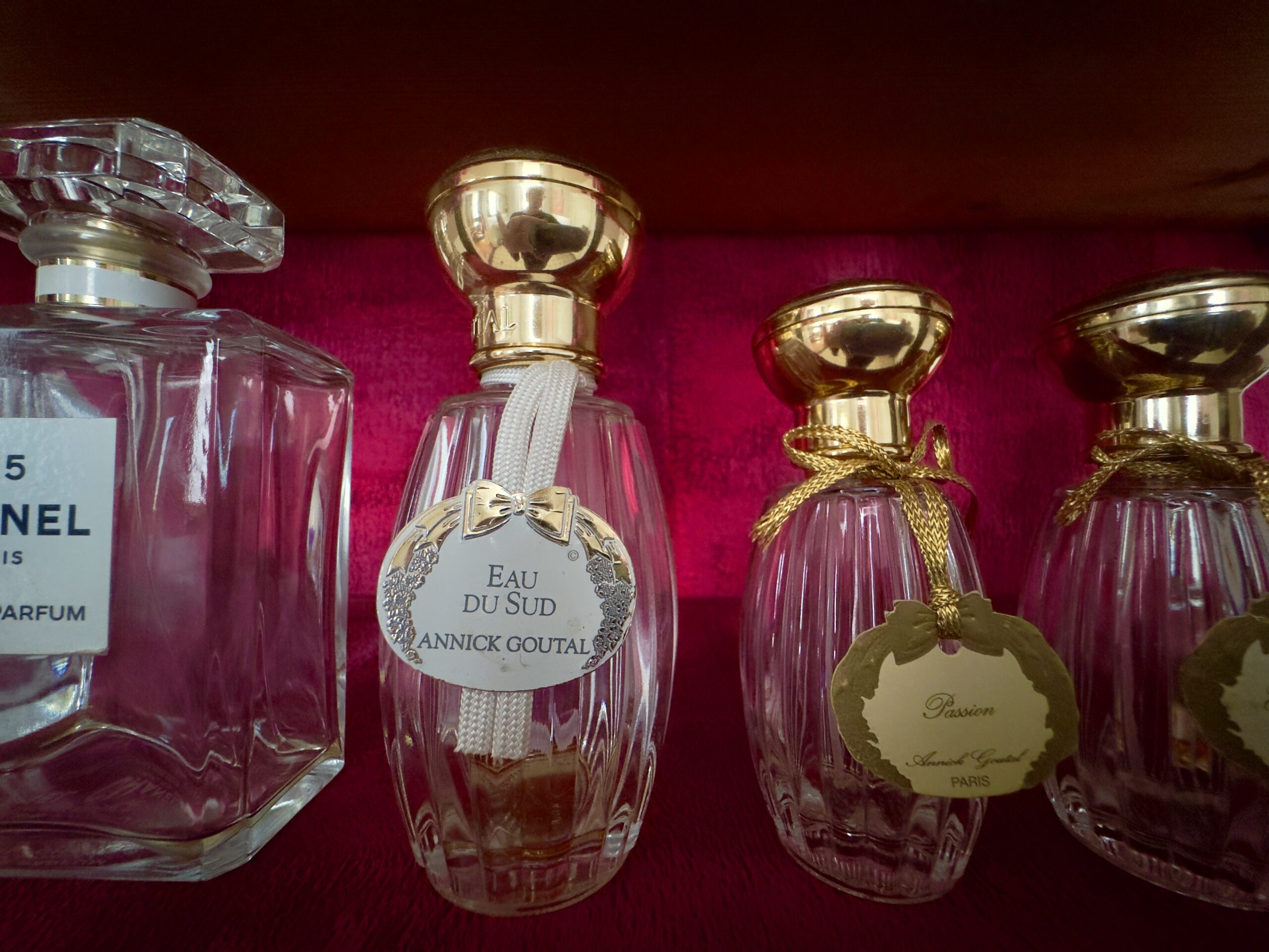 ontbijt met Heerlijke yoghurt met vers fruit en cereals bed en breakfast kerkstraatje3 zutphen